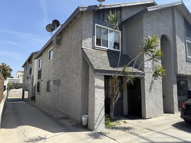620 N Benton Way, Unit 3 in Los Angeles, CA - Foto de edificio - Building Photo