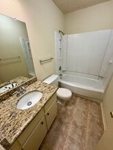 204-206 Zuni Dr in Hewitt, TX - Building Photo - Building Photo