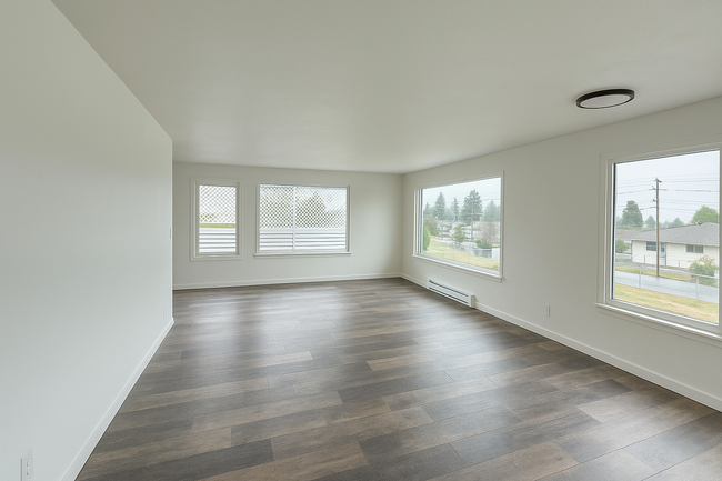 property at 302 W 8th St