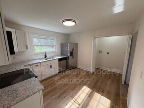 4738 Eastwin Dr in Winston-Salem, NC - Building Photo - Building Photo