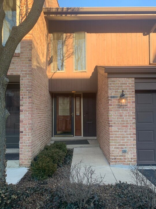 1836 Wildberry Dr in Glenview, IL - Building Photo