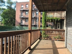 63 Dana St, Unit 1 in Cambridge, MA - Foto de edificio - Building Photo