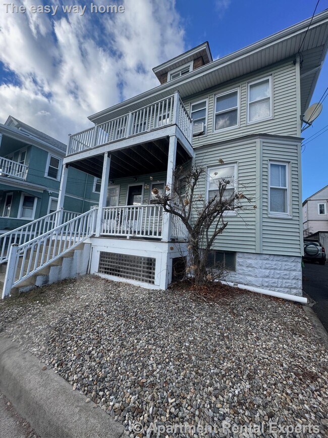 29 Frederick Ave, Unit 1 in Medford, MA - Building Photo - Building Photo