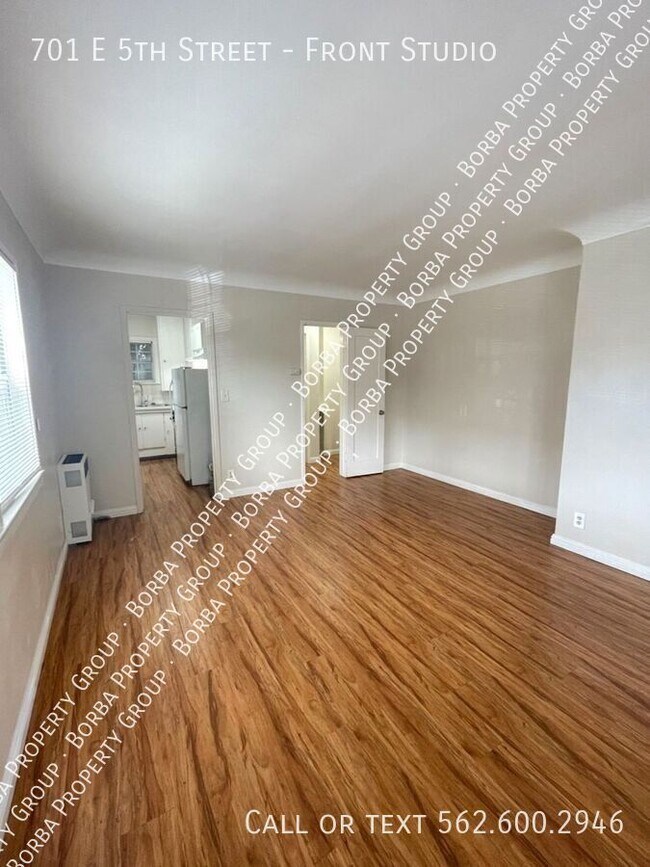property at 701 E 5th St