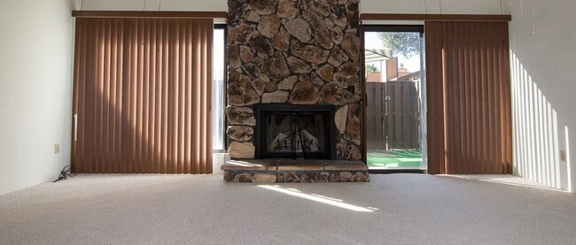 1930 Bechelli Ln in Redding, CA - Building Photo - Building Photo