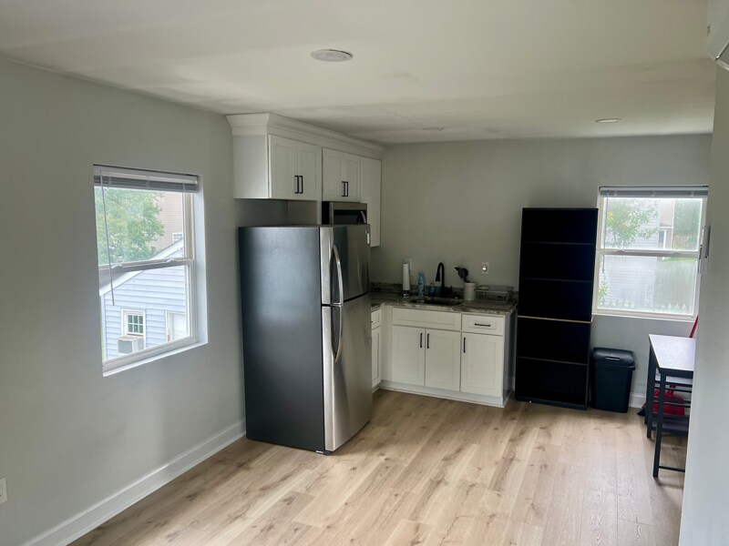 1042 Paxson Ave in Chesapeake, VA - Building Photo