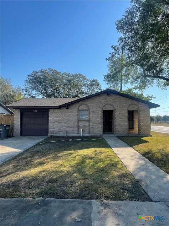 4602 Dahlia Ln in Victoria, TX - Building Photo