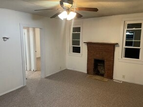 74 Sunset Cir in Canton, NC - Foto de edificio - Building Photo