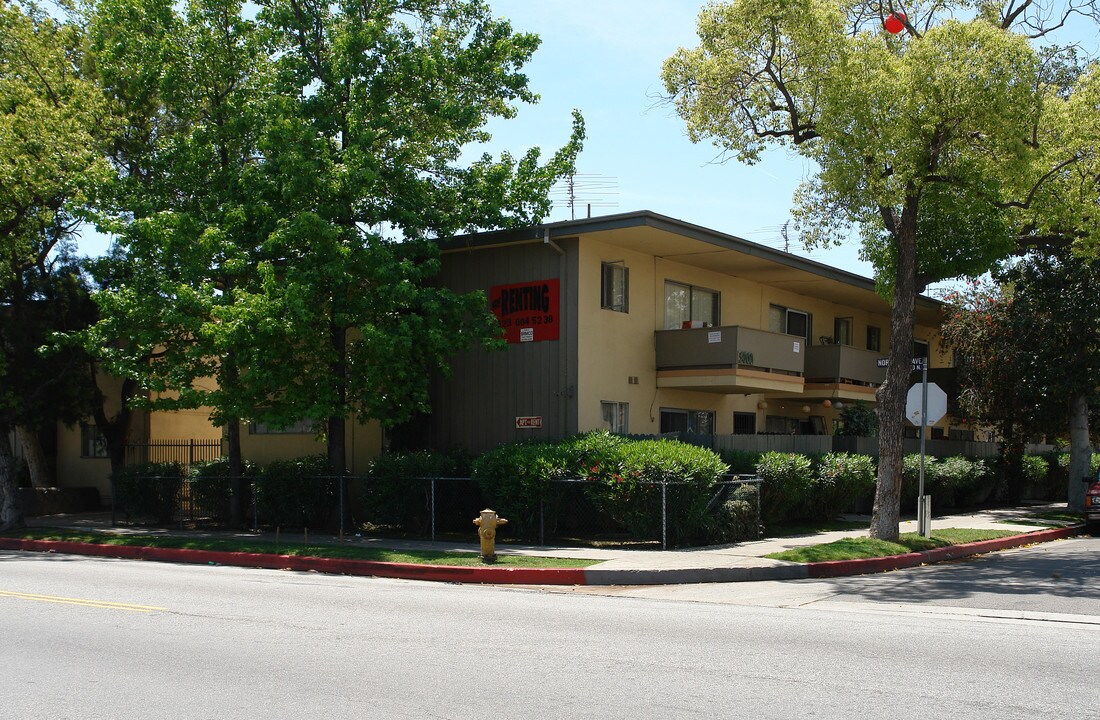 5000 Romaine St in Los Angeles, CA - Building Photo