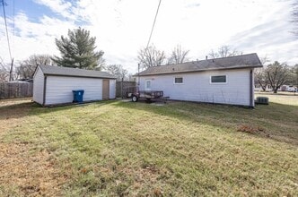 2006 Randall Rd in Indianapolis, IN - Foto de edificio - Building Photo