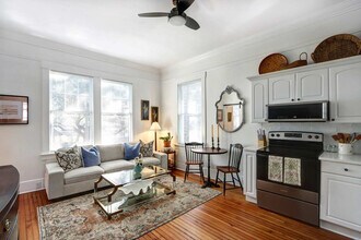 306 E Victory Dr in Savannah, GA - Building Photo - Building Photo