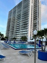 3701 N Country Club Dr, Unit 908 in Aventura, FL - Building Photo