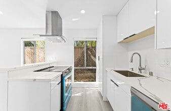 825 16th St in Santa Monica, CA - Building Photo - Building Photo