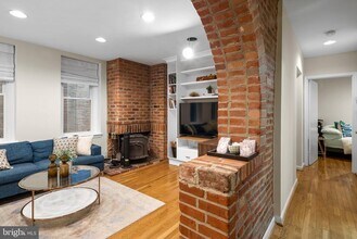 410 11th St NE in Washington, DC - Building Photo - Building Photo