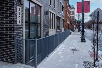 1901 N Halsted St in Chicago, IL - Foto de edificio - Building Photo