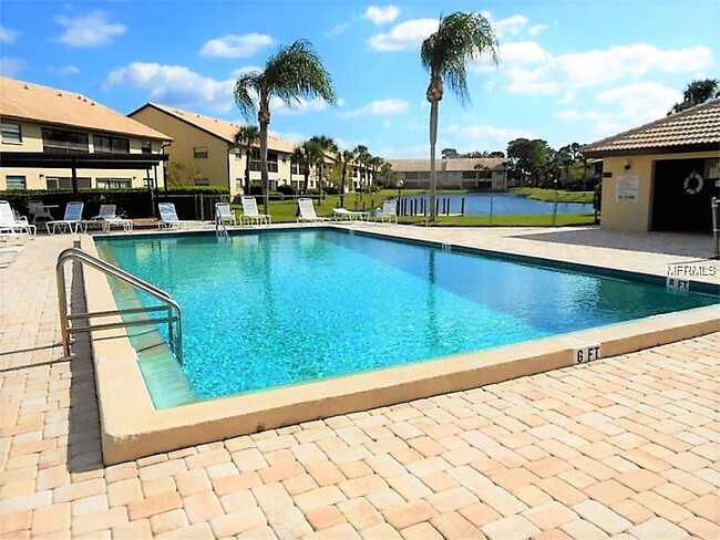 255 Mission Trail S in Venice, FL - Foto de edificio - Building Photo