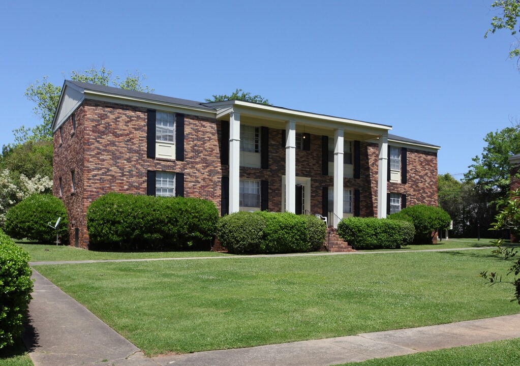 Country Club Apartments in Macon, GA - Building Photo