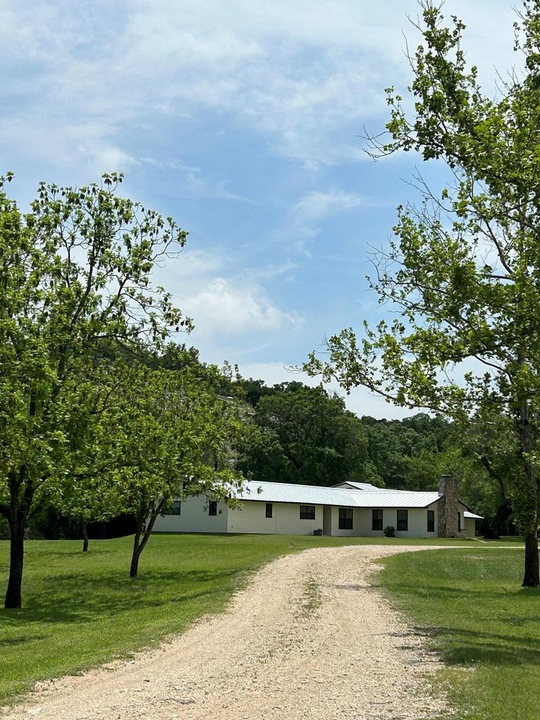 210 Lange Ravine in Hunt, TX - Building Photo