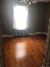 83 Ledyard Ave in Groton, CT - Building Photo - Building Photo