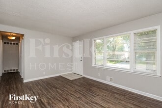 7611 E 47th Terrace in Kansas City, MO - Building Photo - Building Photo