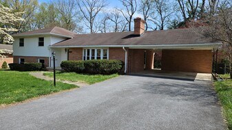 13567 Donnybrook Dr in Hagerstown, MD - Building Photo