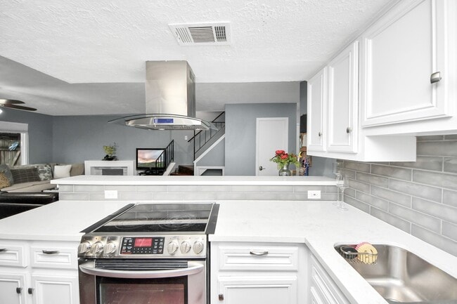 property at 18122 Kings Row