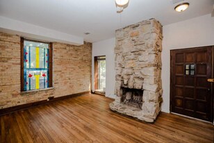 1251 W Belden Ave in Chicago, IL - Building Photo