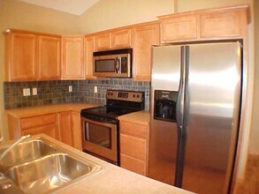 206 E Elcliff Rd in Spokane, WA - Building Photo - Building Photo