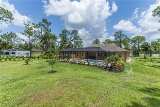 2960 10th Ave NE in Naples, FL - Building Photo - Building Photo