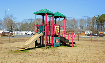 Water Oak Apartments in Athens, AL - Building Photo - Building Photo