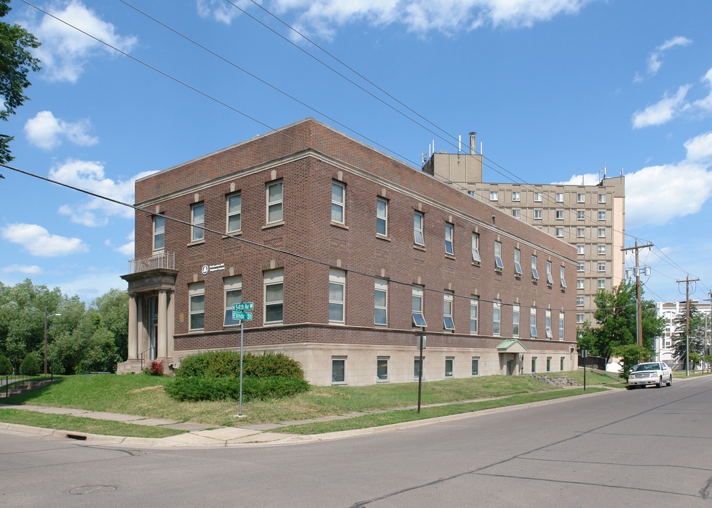 Calumet Apartments in Duluth, MN - Building Photo