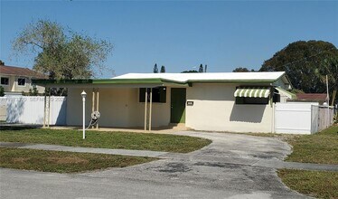 7791 NW 39th St in Hollywood, FL - Building Photo - Building Photo