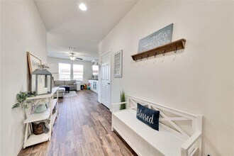11005 Helms Deep Dr in Austin, TX - Building Photo - Building Photo