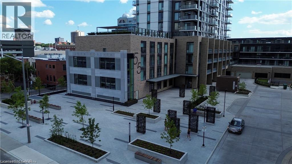 330 Duke St W in Kitchener, ON - Building Photo