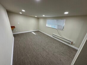 2132 19th Ave, Unit B in Oakland, CA - Building Photo - Building Photo