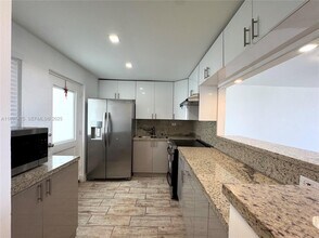 7850 Byron Ave in Miami Beach, FL - Building Photo - Building Photo