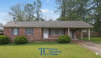 136 Rockwell Cove in Jackson, TN - Building Photo