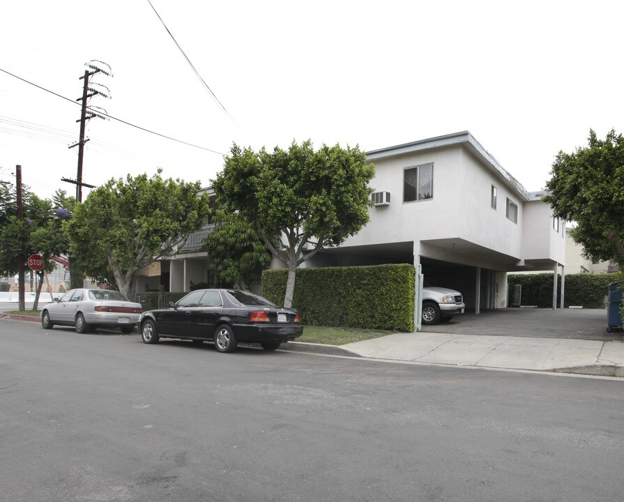 11822-11824 Vanowen St in North Hollywood, CA - Building Photo