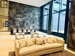 127 Broadway Ave in Toronto, ON - Building Photo - Building Photo