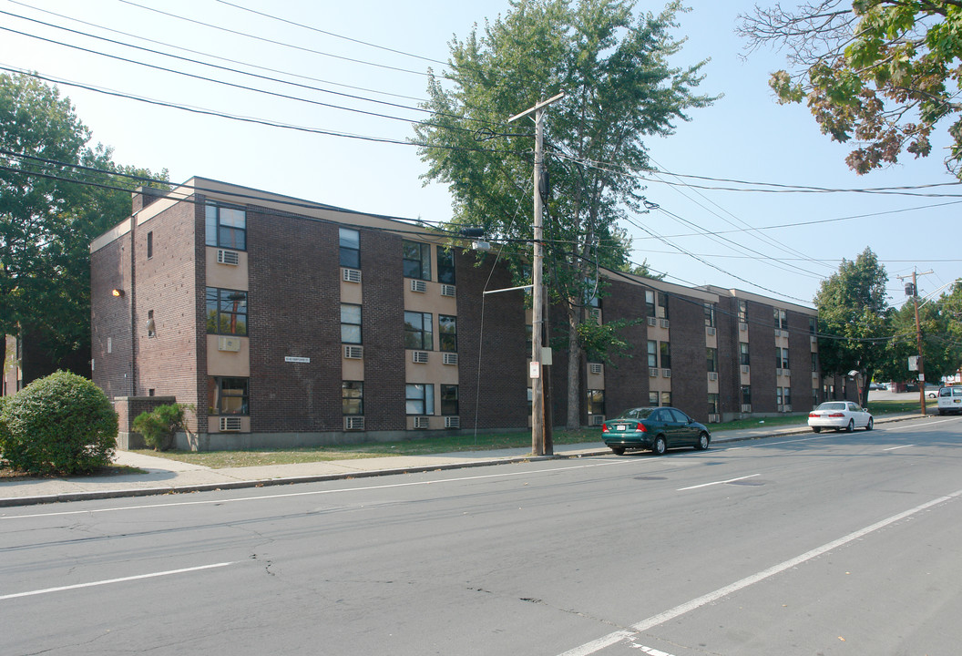 Sycamore Village in Lawrence, MA - Building Photo