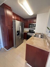 21500 Burbank Blvd in Los Angeles, CA - Building Photo - Building Photo