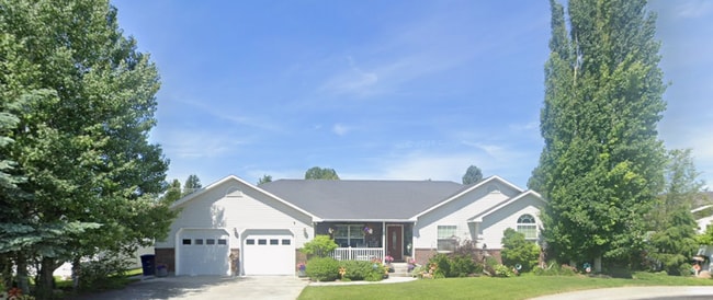 property at 396 Palomino Dr