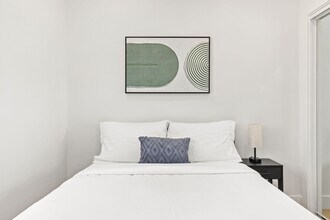 1736 1/2 Kelton Ave in Los Angeles, CA - Building Photo - Building Photo