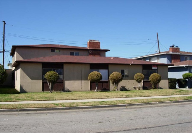 4511 Clover Dr in Oxnard, CA - Foto de edificio - Building Photo