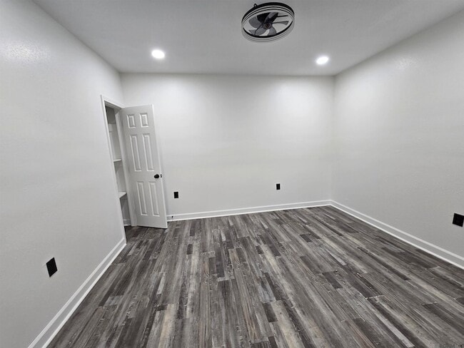 property at 2920 Sherwood St