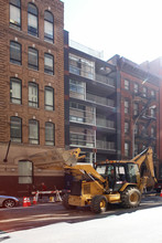 333 W 16th St in New York, NY - Building Photo - Building Photo