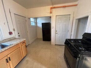 459 Beech St-Unit -3 in Manchester, NH - Building Photo - Building Photo