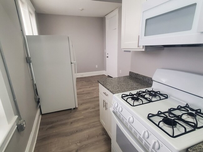 738 Washington St, Unit 7 in Norwood, MA - Building Photo - Building Photo