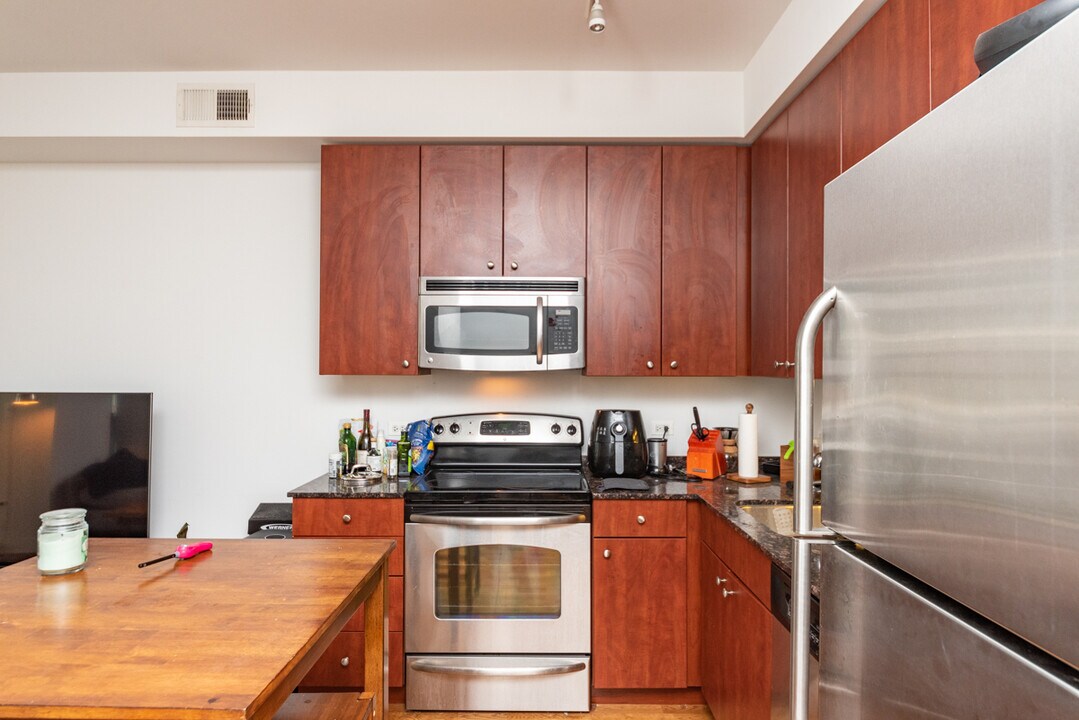 565 W Quincy St, Unit 1213 in Chicago, IL - Foto de edificio