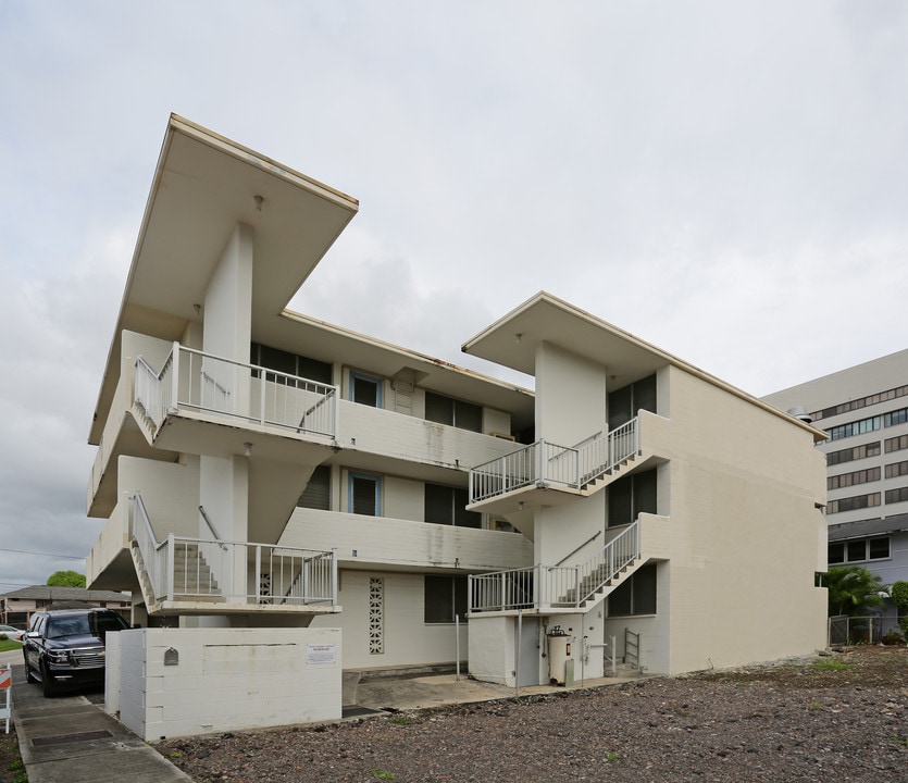 208 Puuhue Pl in Honolulu, HI - Building Photo